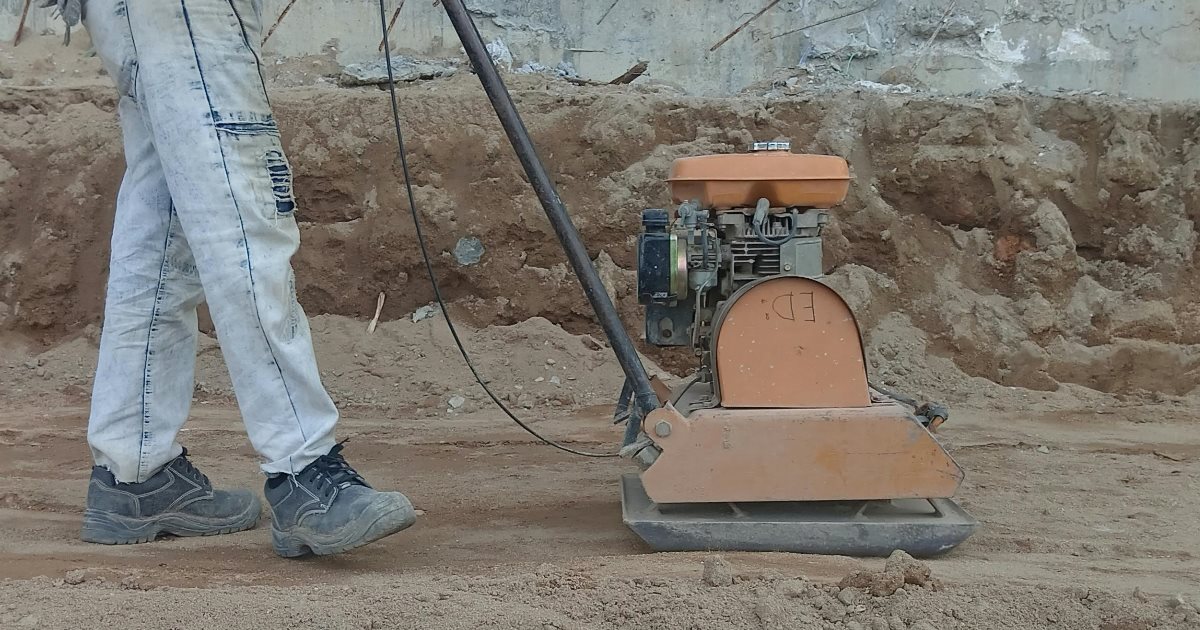 maantiivistäjä käytössä