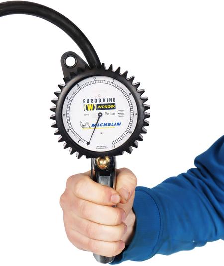 Renkaantäyttölaite Eurodainu Wonder (BAR), Michelin